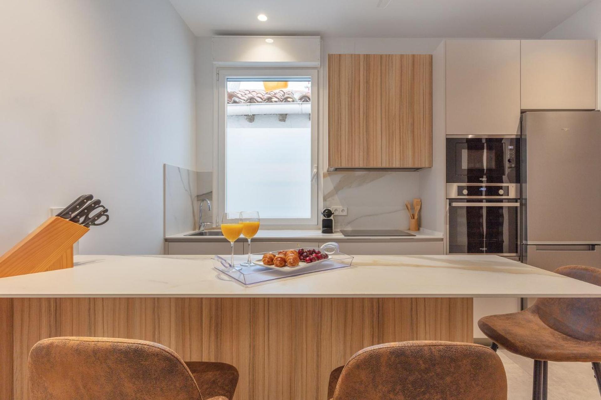 Spacious 2-bedroom In Steps Away From Plaza Espana Conde Duque I * Madri